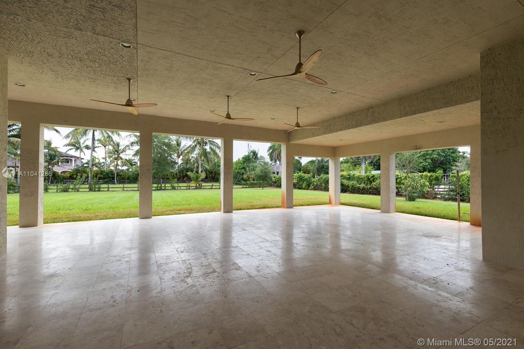 Recently Sold: $1,199,000 (5 beds, 4 baths, 3773 Square Feet)