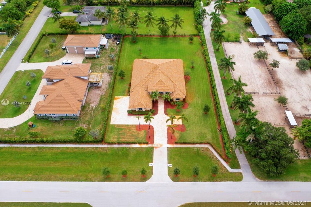 Recently Sold: $1,199,000 (5 beds, 4 baths, 3773 Square Feet)