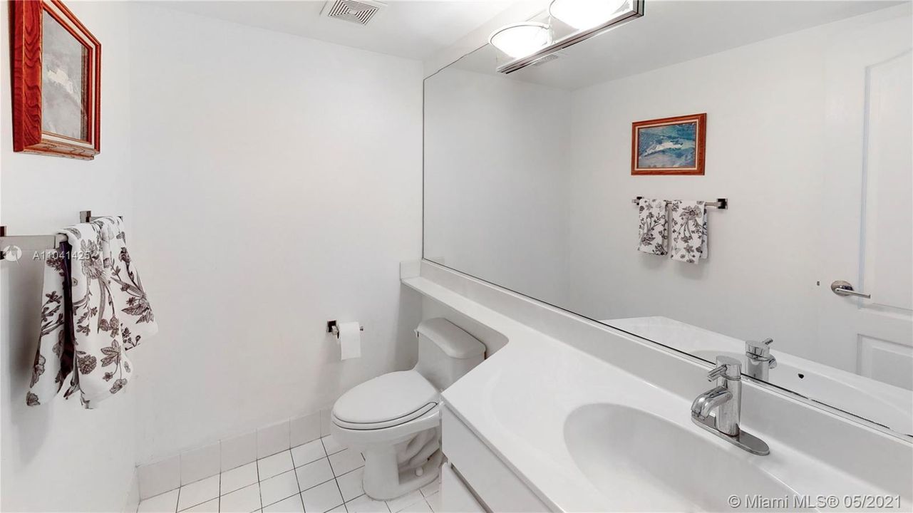 最近售出: $998,000 (2 贝兹, 2 浴室, 1220 平方英尺)