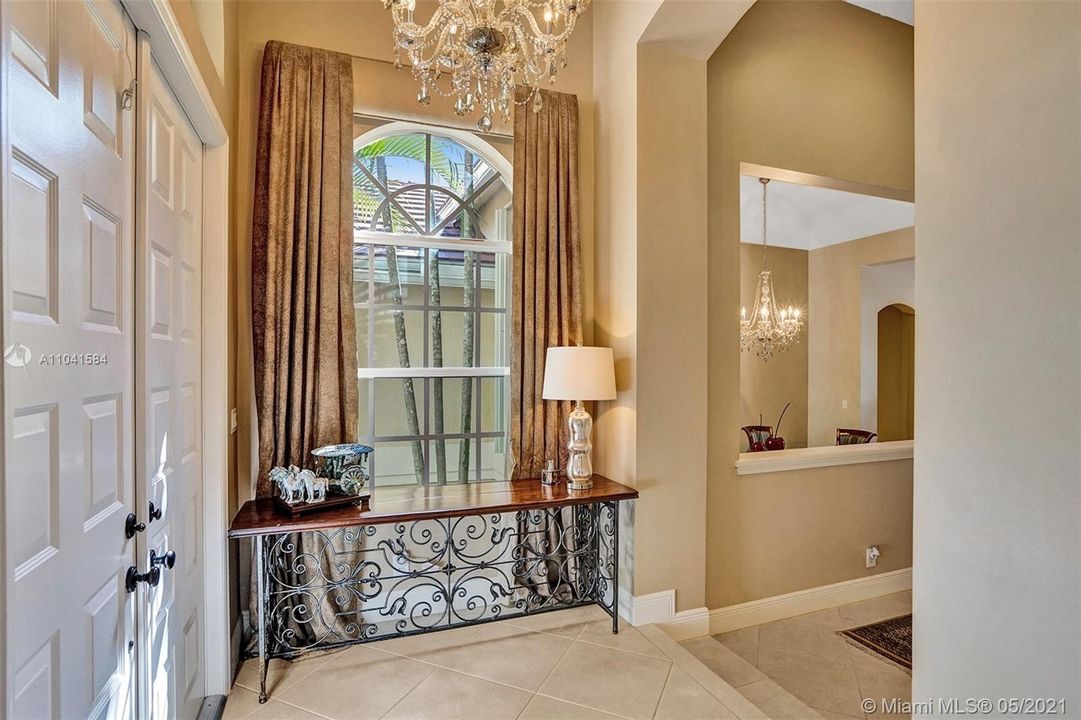 Недавно арендовано: $8,500 (5 спален, 3 ванн, 3400 Квадратных фут)