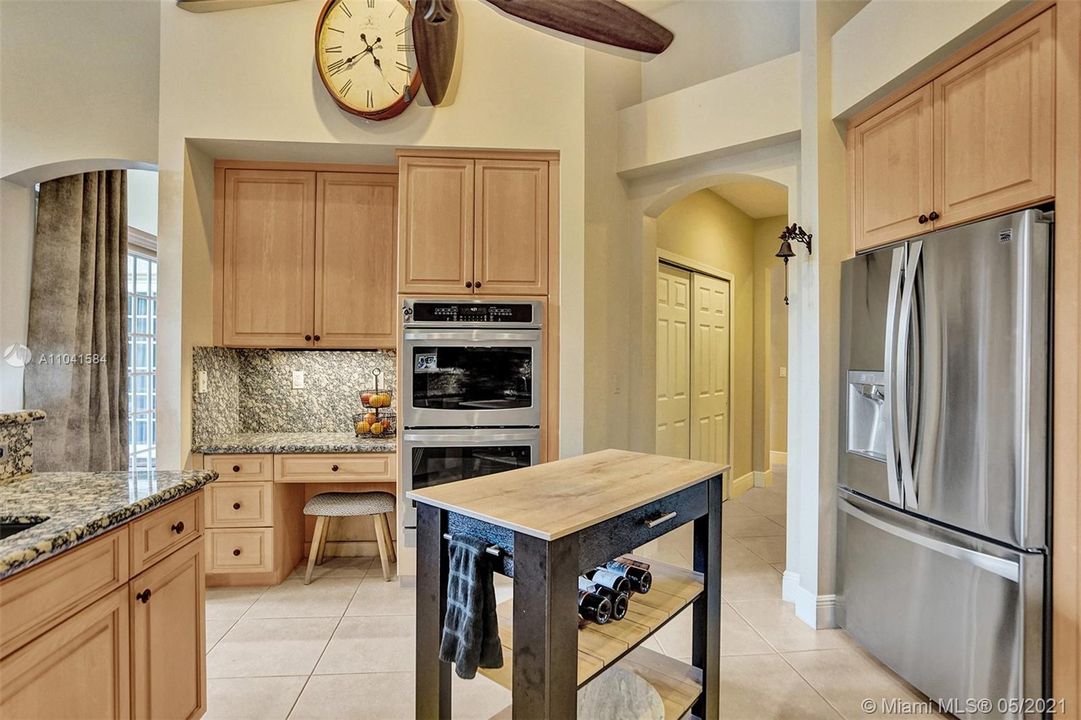 Недавно арендовано: $8,500 (5 спален, 3 ванн, 3400 Квадратных фут)