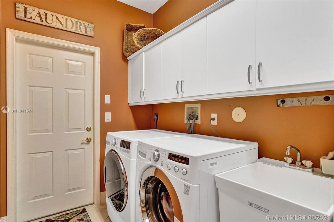 Недавно арендовано: $8,500 (5 спален, 3 ванн, 3400 Квадратных фут)