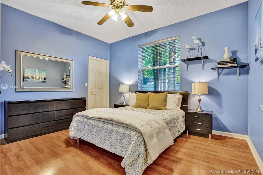 Недавно арендовано: $8,500 (5 спален, 3 ванн, 3400 Квадратных фут)