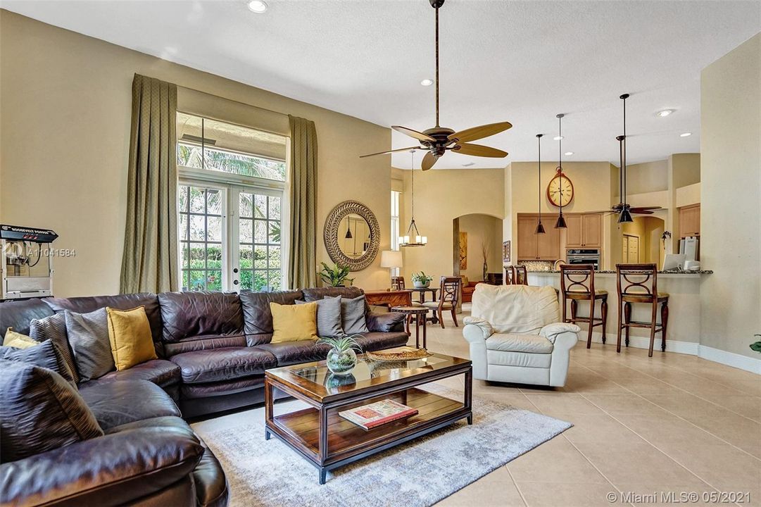 Недавно арендовано: $8,500 (5 спален, 3 ванн, 3400 Квадратных фут)