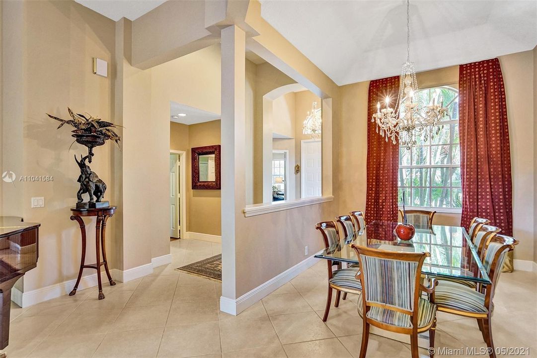 Недавно арендовано: $8,500 (5 спален, 3 ванн, 3400 Квадратных фут)