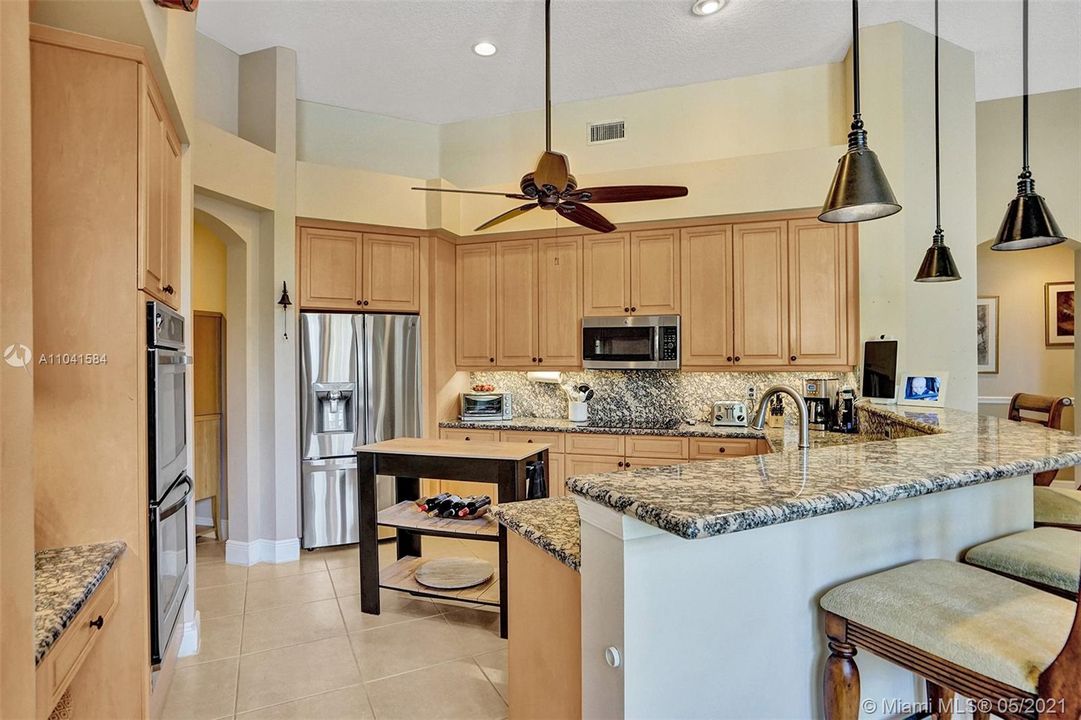 Недавно арендовано: $8,500 (5 спален, 3 ванн, 3400 Квадратных фут)