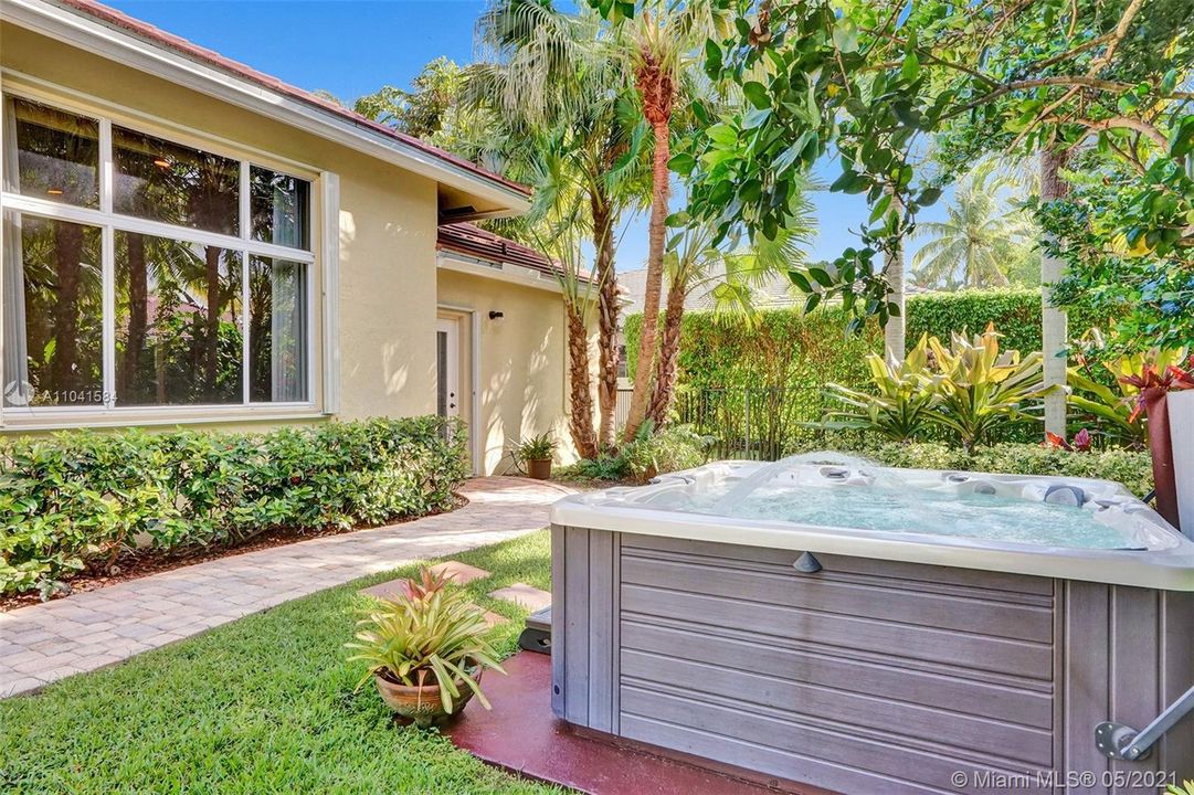 Недавно арендовано: $8,500 (5 спален, 3 ванн, 3400 Квадратных фут)