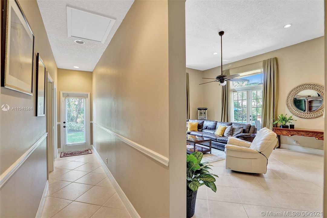 Недавно арендовано: $8,500 (5 спален, 3 ванн, 3400 Квадратных фут)