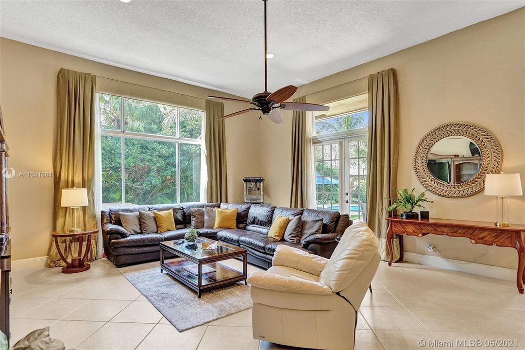 Недавно арендовано: $8,500 (5 спален, 3 ванн, 3400 Квадратных фут)