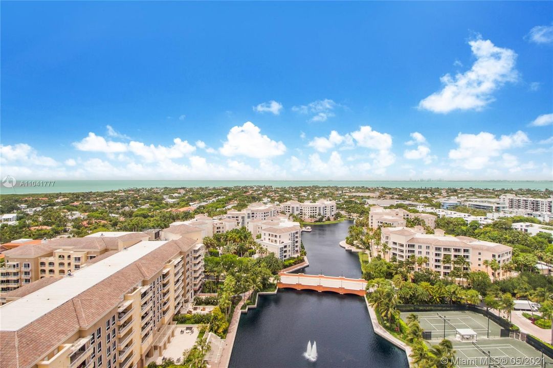 Recently Sold: $3,295,000 (3 beds, 3 baths, 2500 Square Feet)