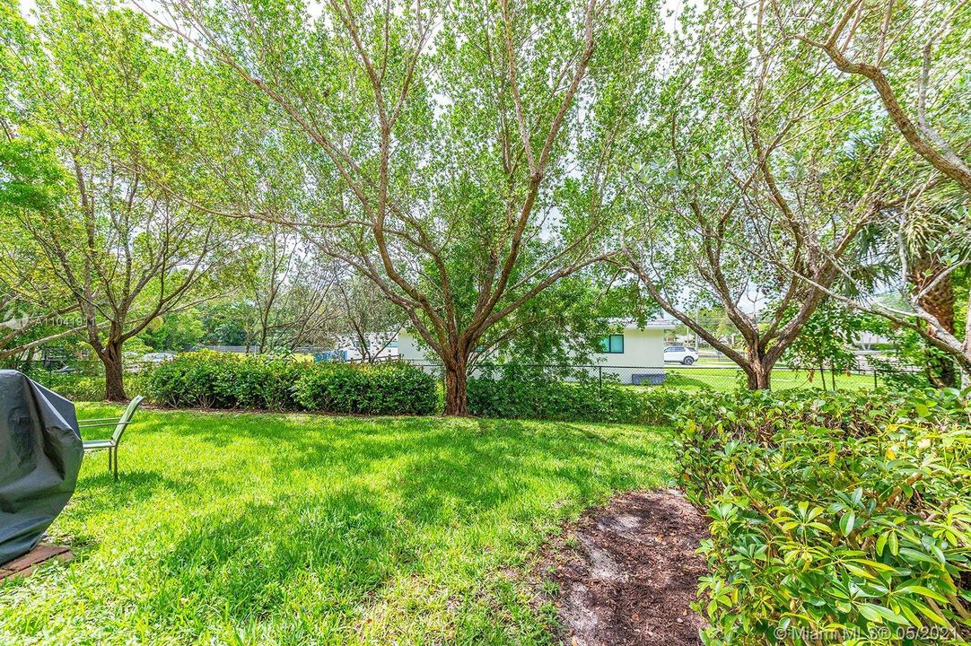 Recently Sold: $365,000 (3 beds, 2 baths, 1696 Square Feet)