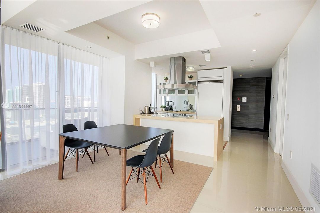Recently Sold: $699,000 (2 beds, 2 baths, 1647 Square Feet)