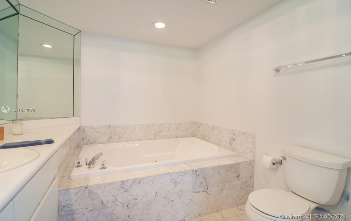 最近租的: $4,900 (2 贝兹, 2 浴室, 1760 平方英尺)
