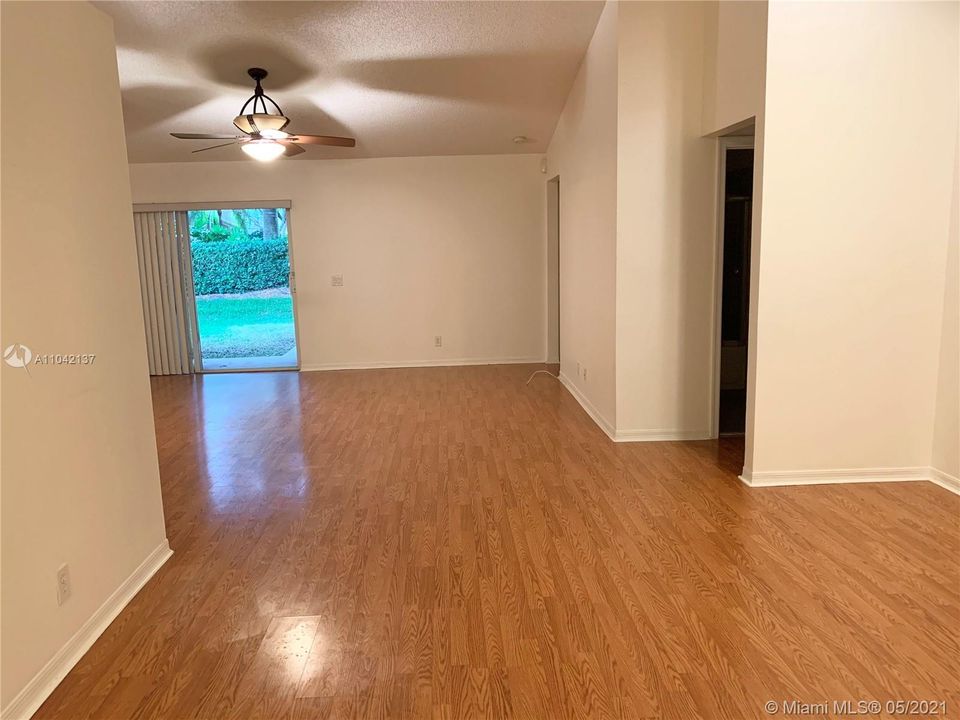 Recently Rented: $2,850 (3 beds, 2 baths, 1496 Square Feet)