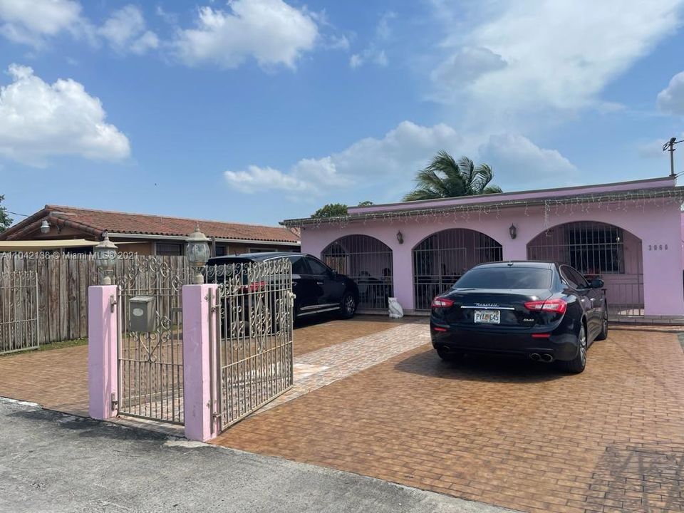 Recently Sold: $495,000 (3 beds, 2 baths, 2118 Square Feet)