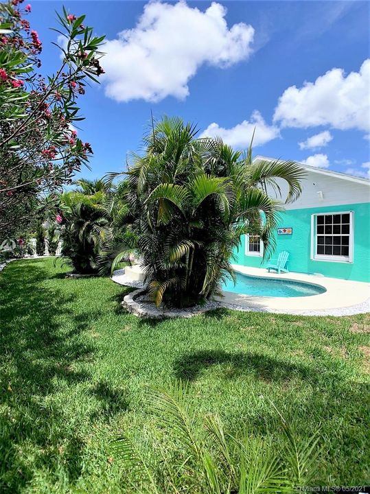 Recently Sold: $315,000 (3 beds, 2 baths, 1984 Square Feet)