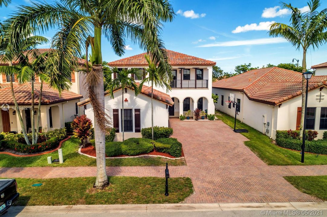 Recently Sold: $1,098,999 (4 beds, 3 baths, 3130 Square Feet)