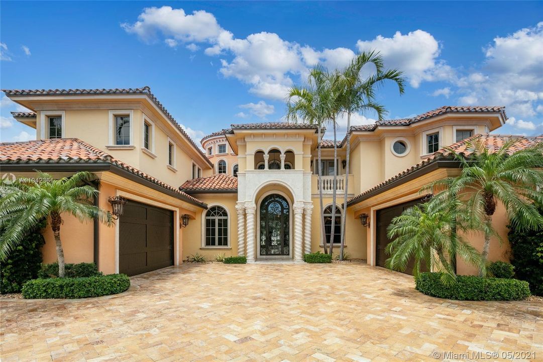 Recently Sold: $8,250,000 (8 beds, 9 baths, 10128 Square Feet)
