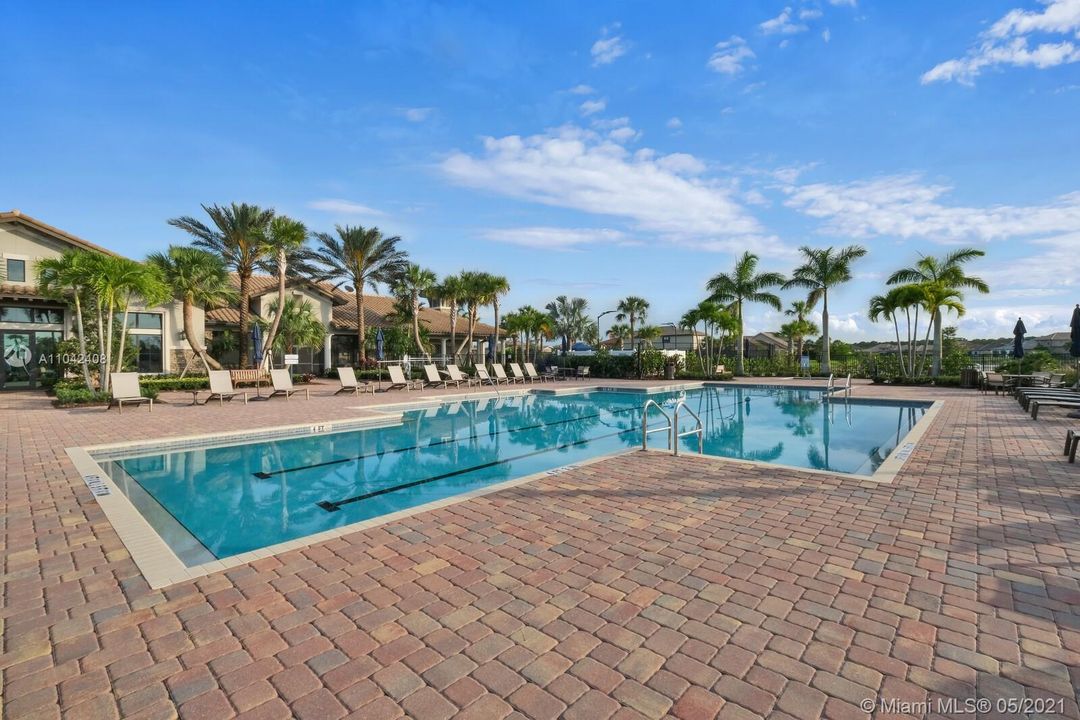 Recently Sold: $1,177,000 (3 beds, 3 baths, 2496 Square Feet)