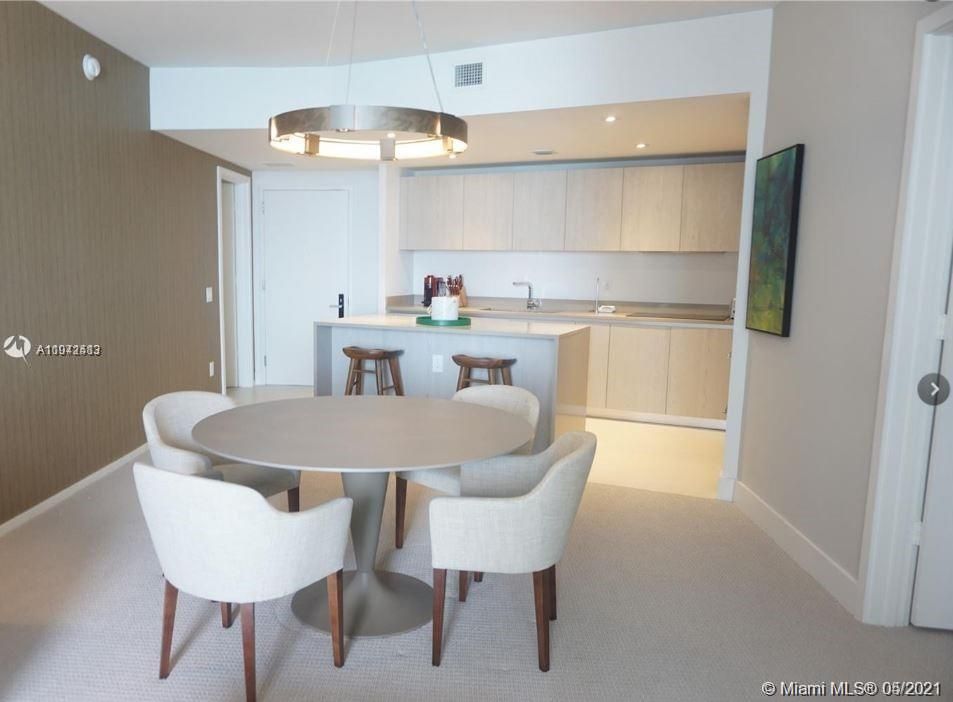 Recently Sold: $700,000 (2 beds, 2 baths, 1136 Square Feet)