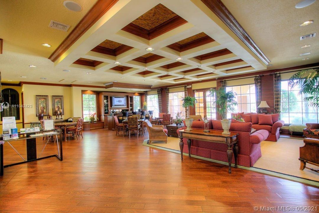 Recently Sold: $255,000 (2 beds, 2 baths, 1105 Square Feet)