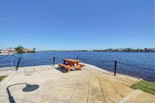 Recently Sold: $255,000 (2 beds, 2 baths, 1105 Square Feet)