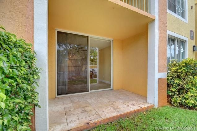 Recently Sold: $255,000 (2 beds, 2 baths, 1105 Square Feet)