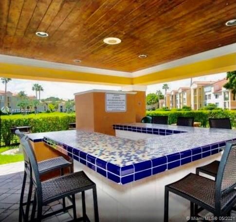 Recently Sold: $255,000 (2 beds, 2 baths, 1105 Square Feet)