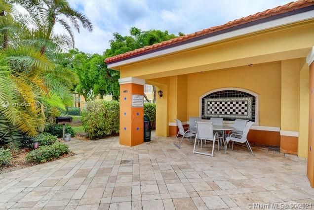 Recently Sold: $255,000 (2 beds, 2 baths, 1105 Square Feet)