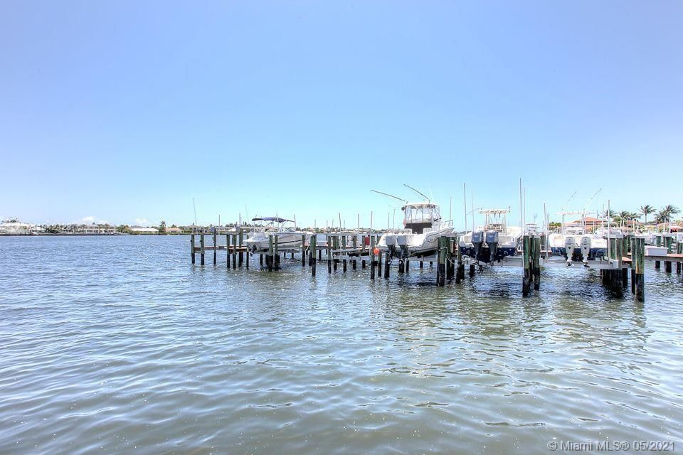 Recently Sold: $255,000 (2 beds, 2 baths, 1105 Square Feet)