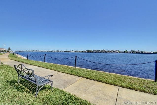 Recently Sold: $255,000 (2 beds, 2 baths, 1105 Square Feet)
