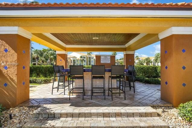 Recently Sold: $255,000 (2 beds, 2 baths, 1105 Square Feet)