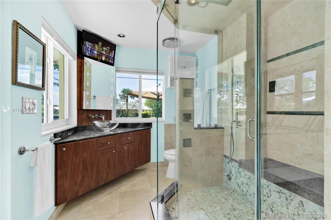 最近售出: $950,000 (3 贝兹, 2 浴室, 1610 平方英尺)