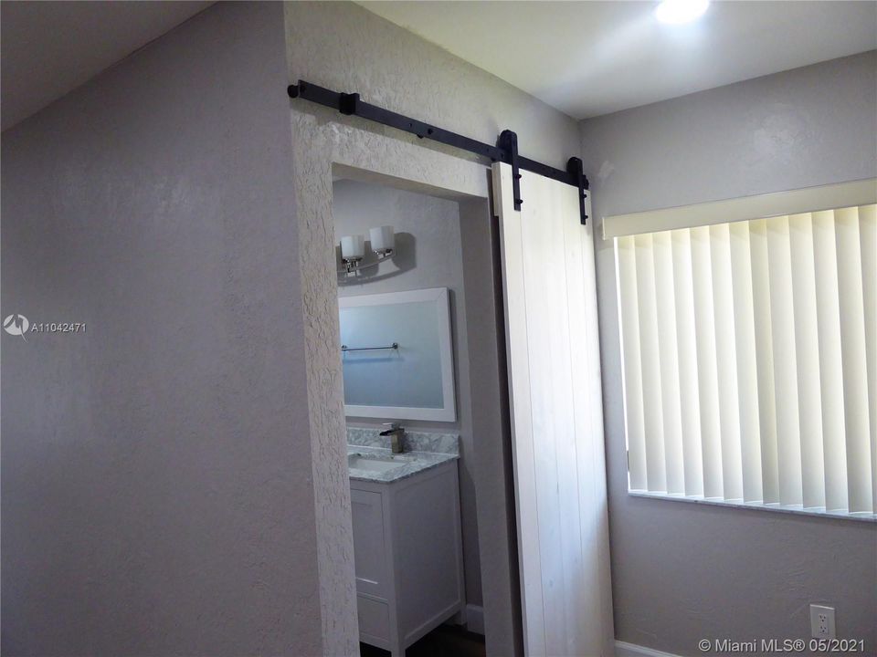 Recently Rented: $2,100 (2 beds, 2 baths, 1322 Square Feet)