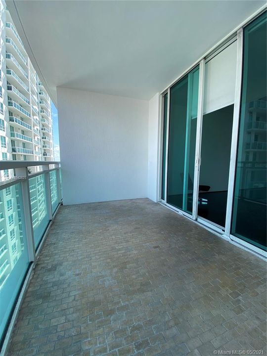 最近租的: $2,100 (1 贝兹, 1 浴室, 774 平方英尺)