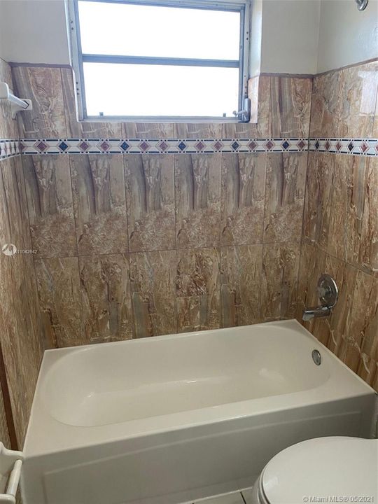 Недавно арендовано: $1,125 (1 спален, 1 ванн, 9480 Квадратных фут)