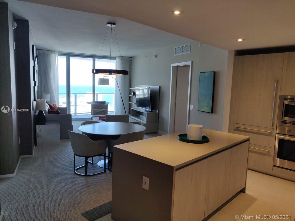 Recently Sold: $630,000 (2 beds, 2 baths, 1129 Square Feet)