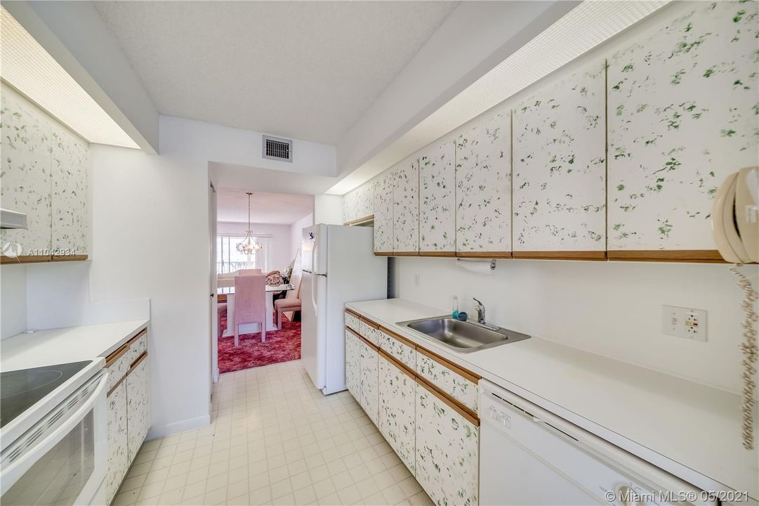 Recently Sold: $150,000 (2 beds, 2 baths, 1351 Square Feet)