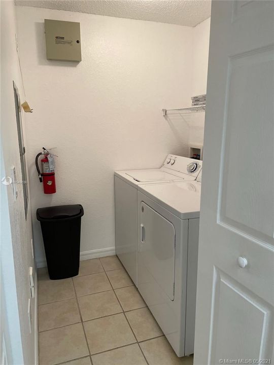 Recently Rented: $1,550 (1 beds, 1 baths, 872 Square Feet)