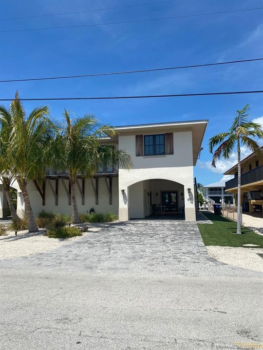 Recently Sold: $1,100,000 (3 beds, 2 baths, 2348 Square Feet)
