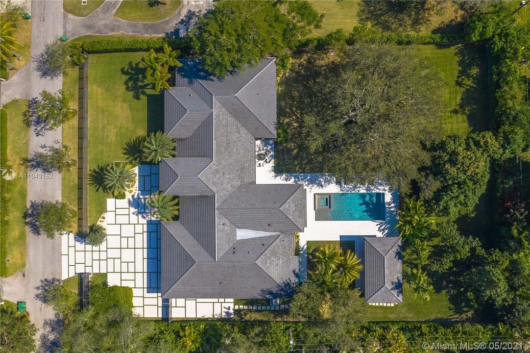 Recently Sold: $3,800,000 (6 beds, 6 baths, 5490 Square Feet)