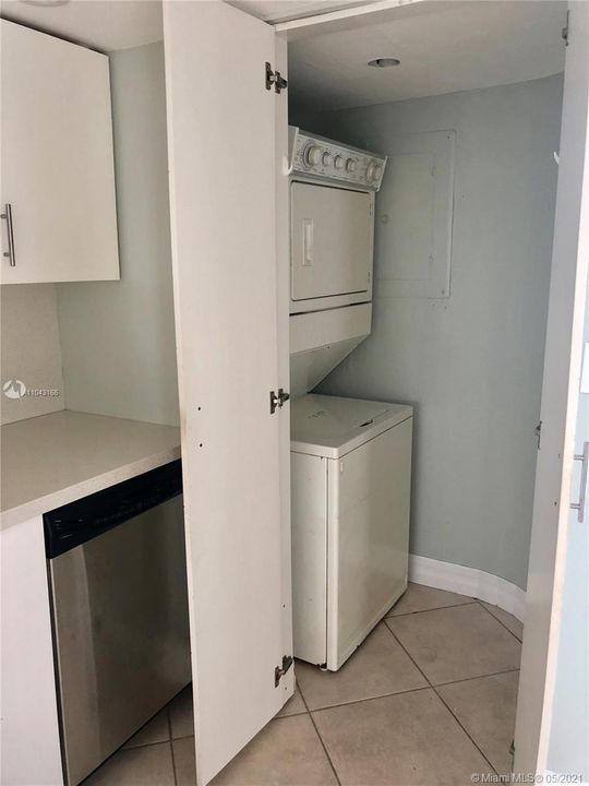 Recently Rented: $2,499 (1 beds, 1 baths, 940 Square Feet)
