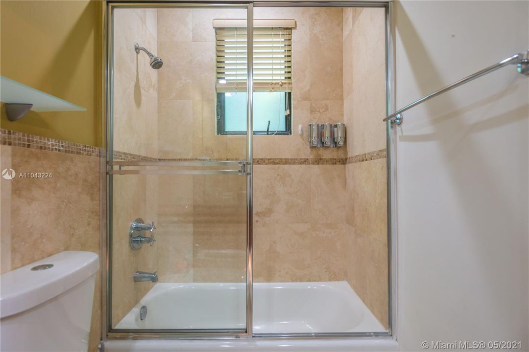 最近租的: $8,000 (3 贝兹, 2 浴室, 2149 平方英尺)