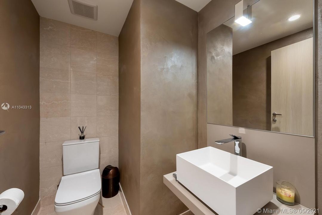 Недавно арендовано: $6,000 (1 спален, 1 ванн, 870 Квадратных фут)