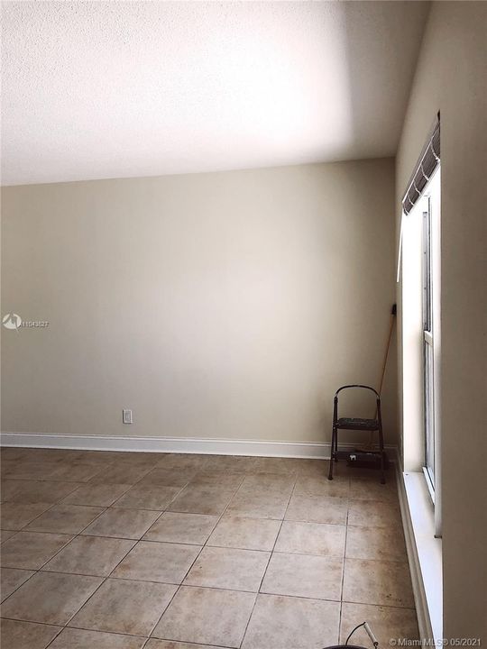 Recently Rented: $1,050 (0 beds, 1 baths, 4236 Square Feet)