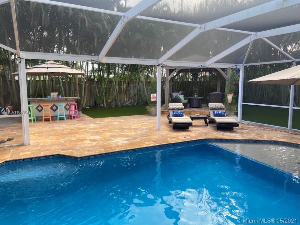 Vendido Recientemente: $849,900 (5 camas, 3 baños, 2802 Pies cuadrados)