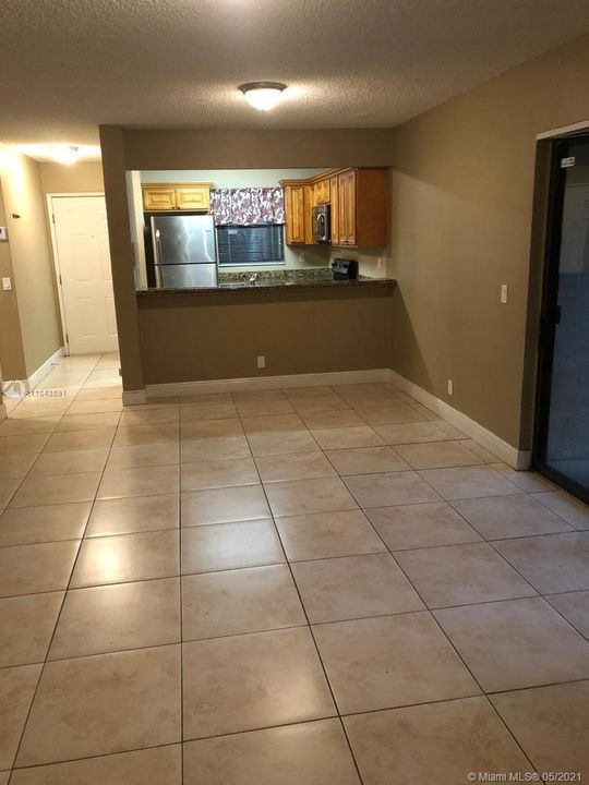 Recently Rented: $1,375 (2 beds, 2 baths, 904 Square Feet)