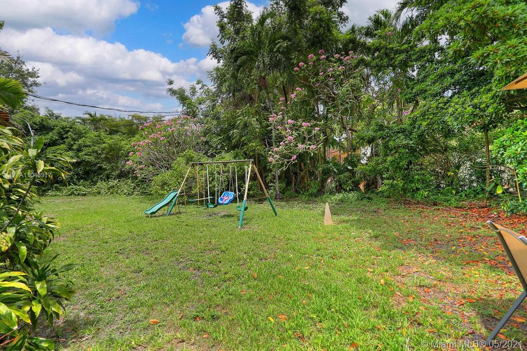 Недавно продано: $1,995,000 (4 спален, 3 ванн, 2392 Квадратных фут)