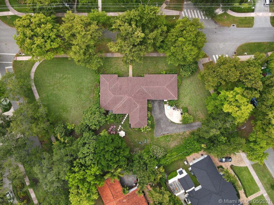 Недавно продано: $1,995,000 (4 спален, 3 ванн, 2392 Квадратных фут)