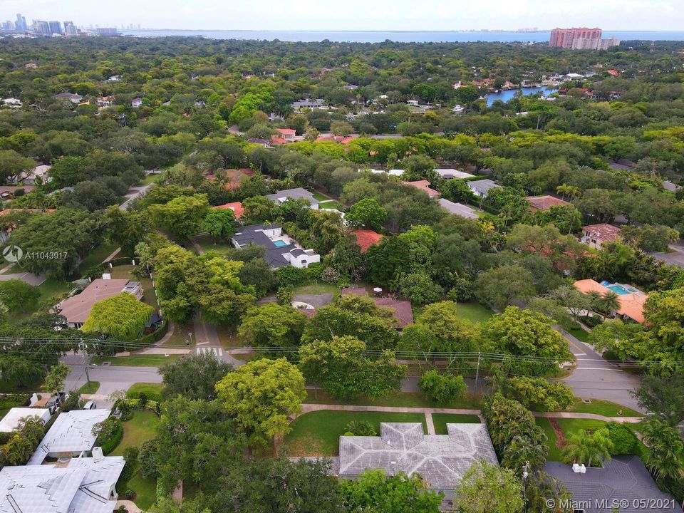 Недавно продано: $1,995,000 (4 спален, 3 ванн, 2392 Квадратных фут)